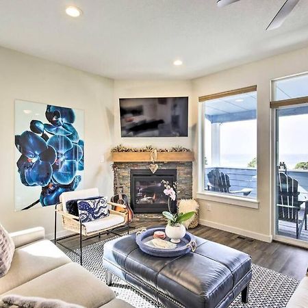 Modern Oregon Retreat W/ Deck, Hot Tub, Ocean View Depoe Bay Extérieur photo